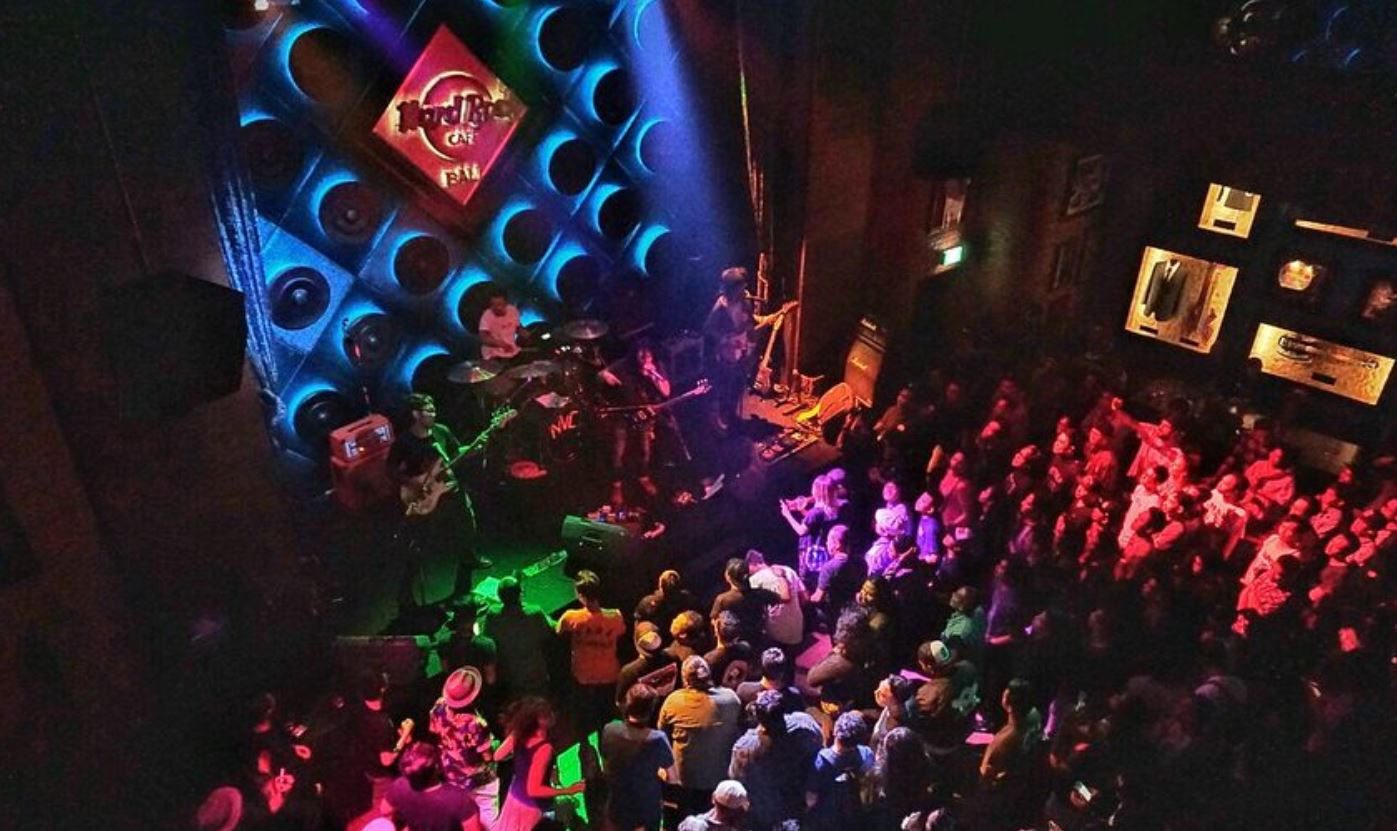 Hard Rock Cafe Bali Vida Nocturna Bares de copas y musica en vivo
