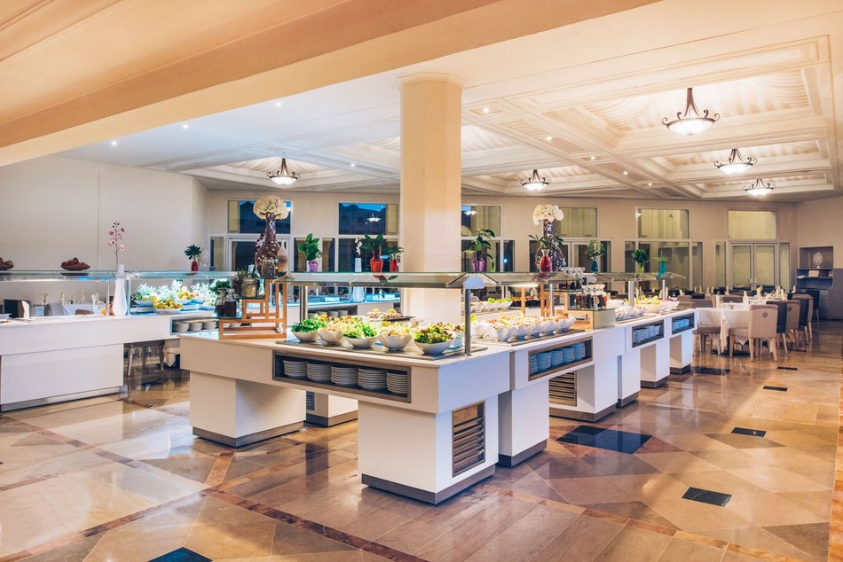Restaurante buffet del Iberostar Waves Averroes
