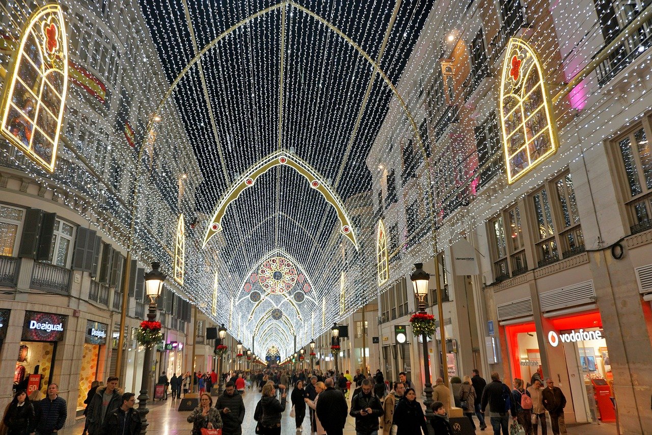 Luces de navidad Malaga viajes para solteros y viajeros singles