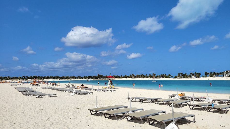 South Beach y laguna de aguas turquesas en Ocean Cay MSC Marine Reserve