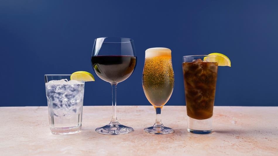 Presentación oficial del paquete Easy de MSC con vino, cerveza y combinados
