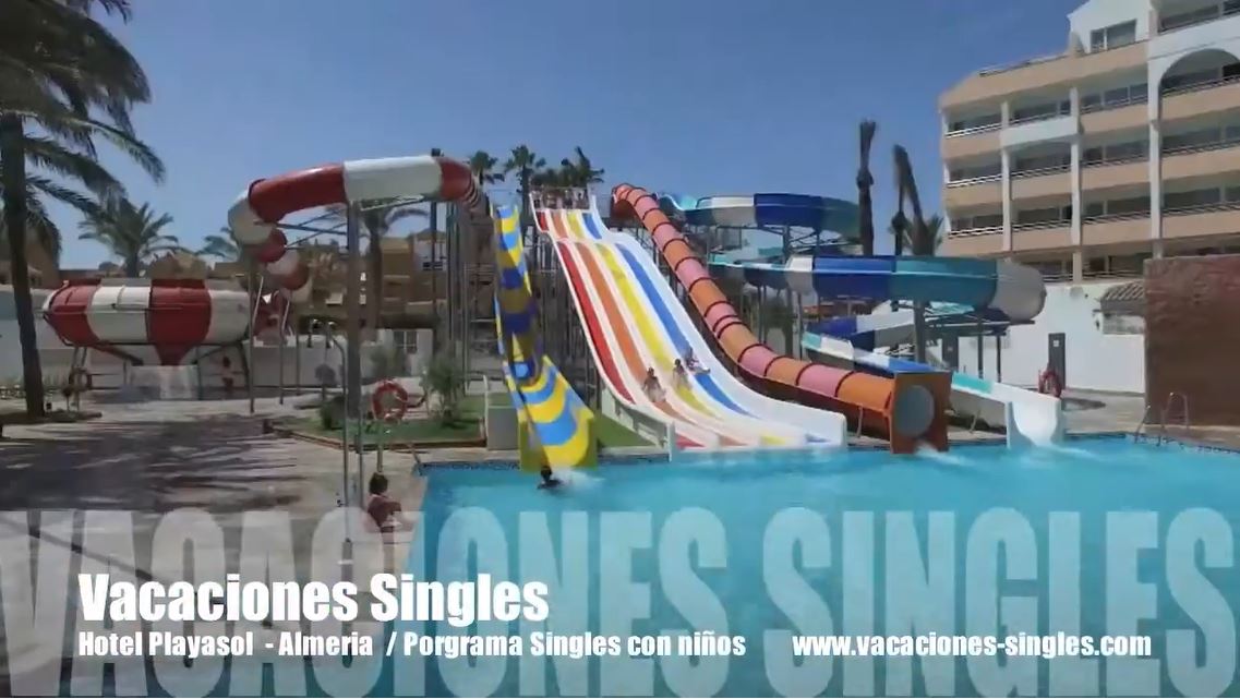 Parque acuático y toboganes del Hotel Playa Sol Roquetas de Mar Singles con niños