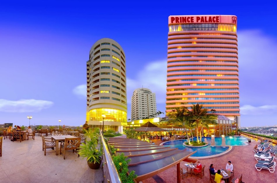 Piscina exterior del Prince Palace Hotel Bangkok